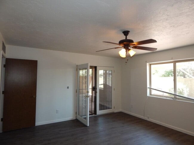 Building Photo - 995 N Caribe Ave