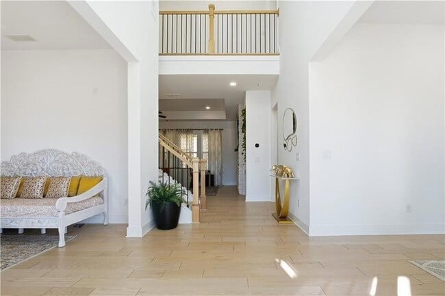 Building Photo - 415 Oakleigh Ave