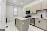 Building Photo - 638 G St NE