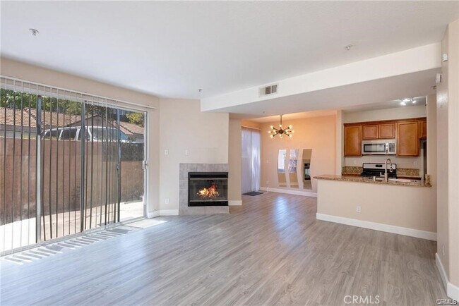 Building Photo - 13133 Le Parc Blvd