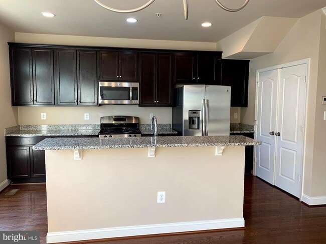 Building Photo - 11876 Country Squire Way
