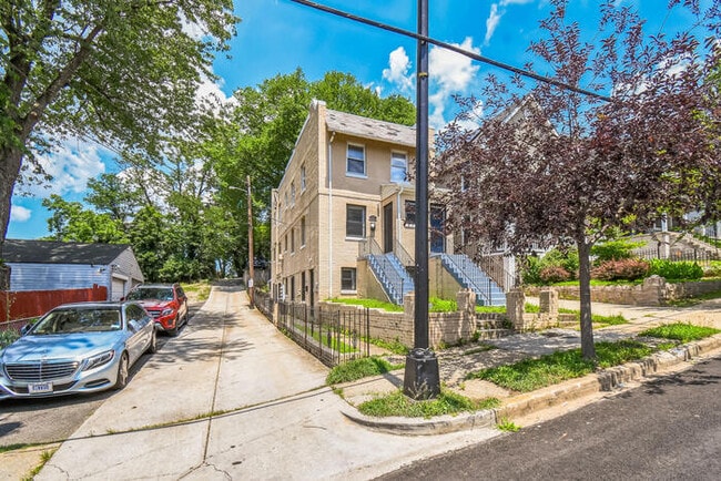 Building Photo - 1608 W St SE