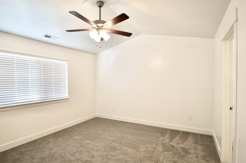 Building Photo - 1633 N 3890 W