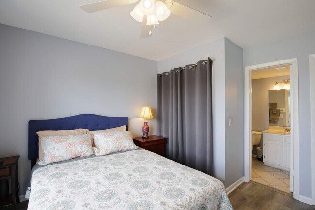 Building Photo - 606 Carolina Beach Ave S