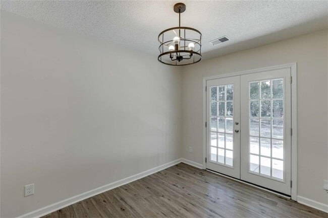 Building Photo - 1755 Straw Valley Rd