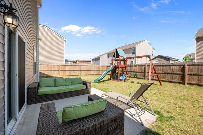 Building Photo - 1009 Chiles Dr