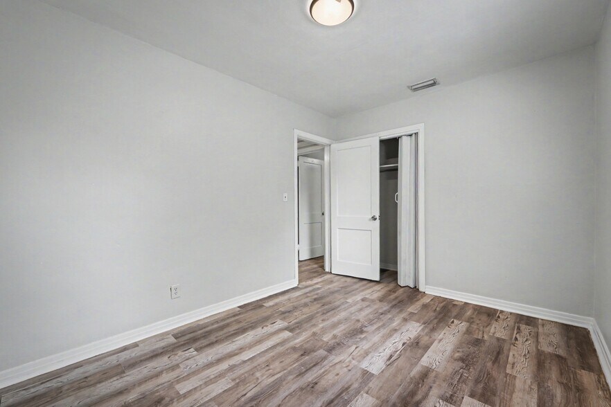 Building Photo - 3516 Penton St
