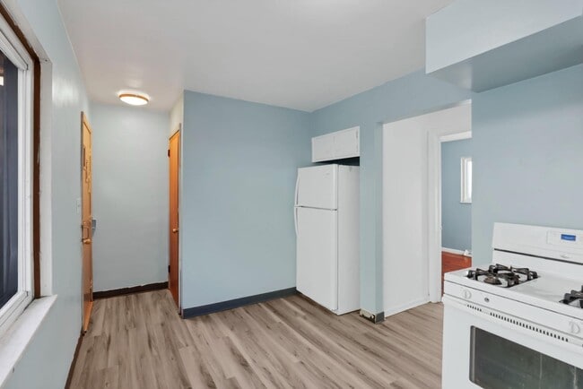 Building Photo - 1699 E Weber Rd