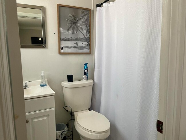 Building Photo - 2023 S Suzanne Cir