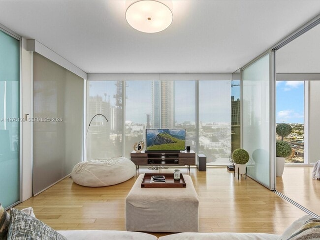 Building Photo - 1040 Biscayne Blvd