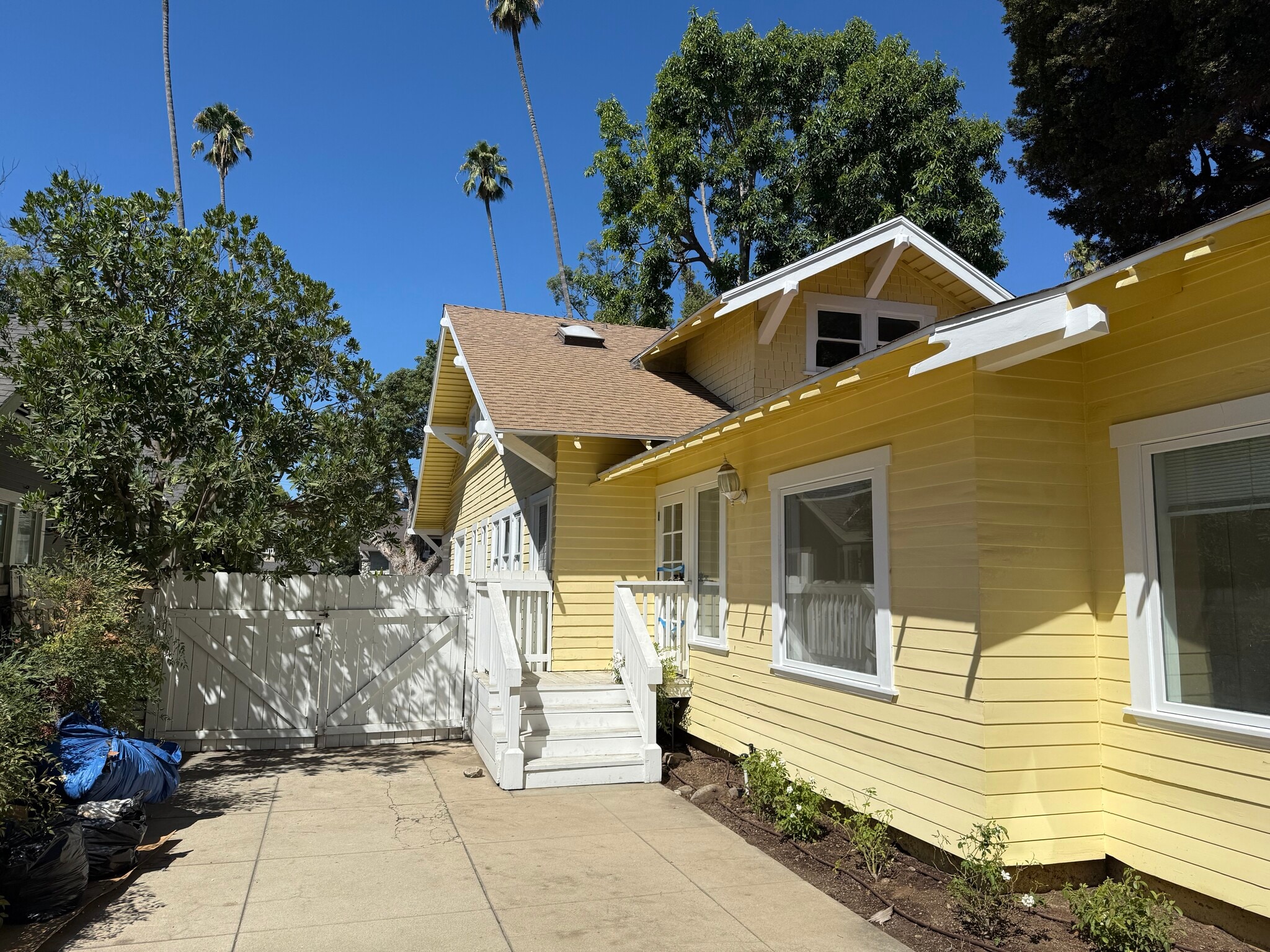 Building Photo - 2020 Milan Ave