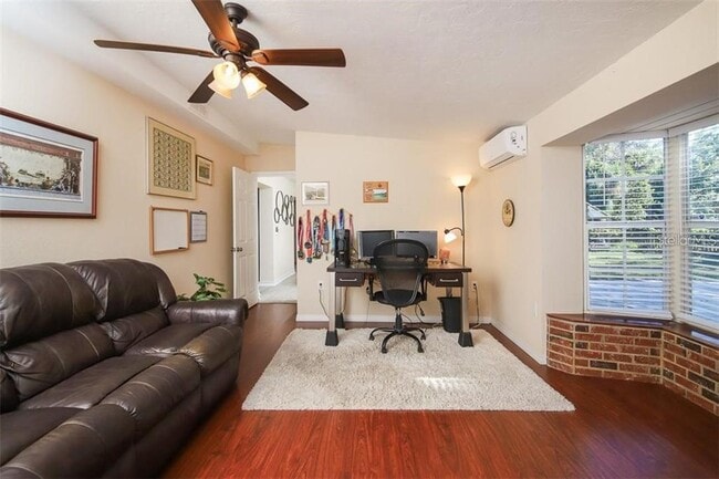Building Photo - 2060 Sunnyside Pl