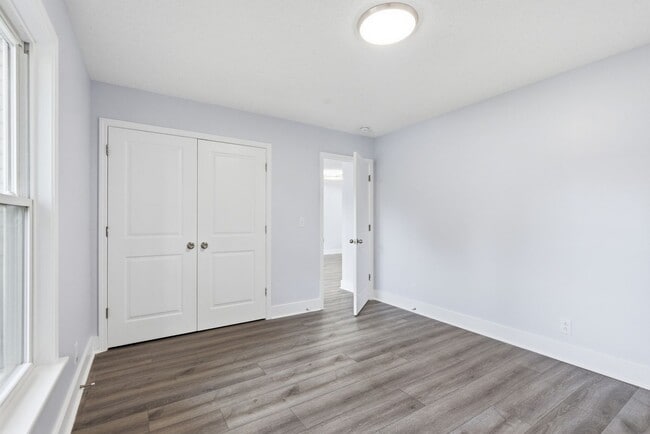 Building Photo - Fully Renovated and Move-In Ready Rental!