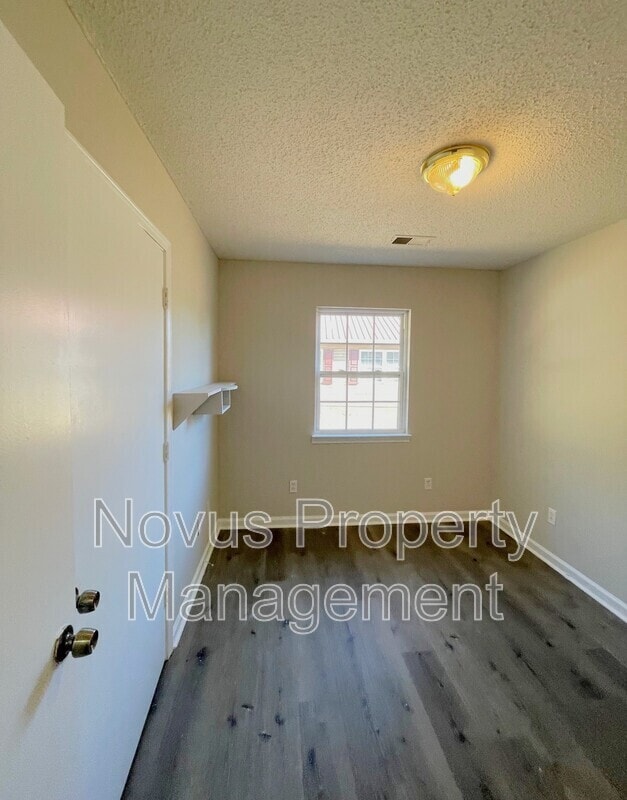 Building Photo - 316 4th St