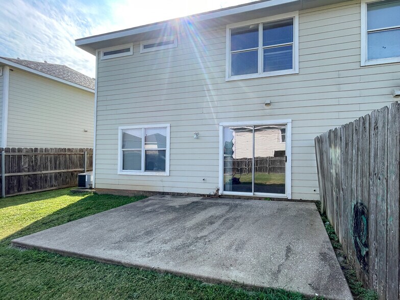 Building Photo - 309 Gurley Ln