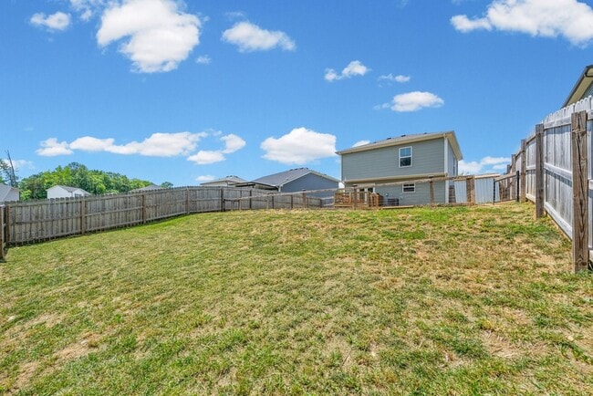 Building Photo - 411 Hillside Dr