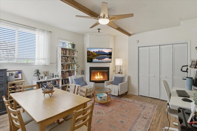 Building Photo - 3144 North Southport-CH2