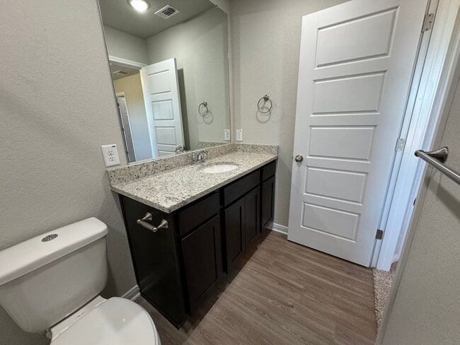 Building Photo - Luxury 3/2.5 2 Story Townhouse in NBTX