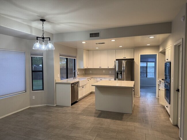 Building Photo - Marshall Ranch - Solar - Pool W/service included