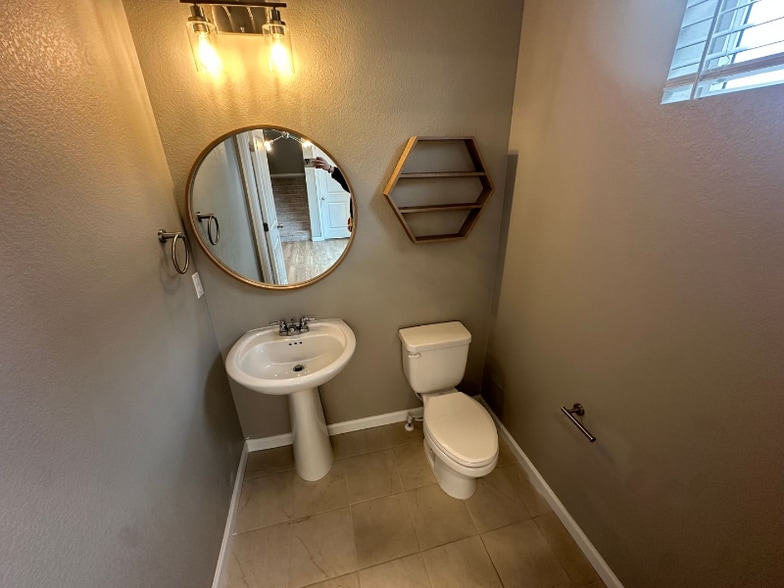 Building Photo - 21772 E 8th Ave