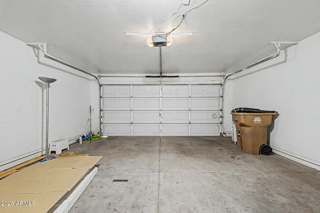 Building Photo - 13166 W Cypress St