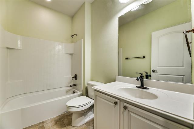 Building Photo - 660 Hobie Point Dr