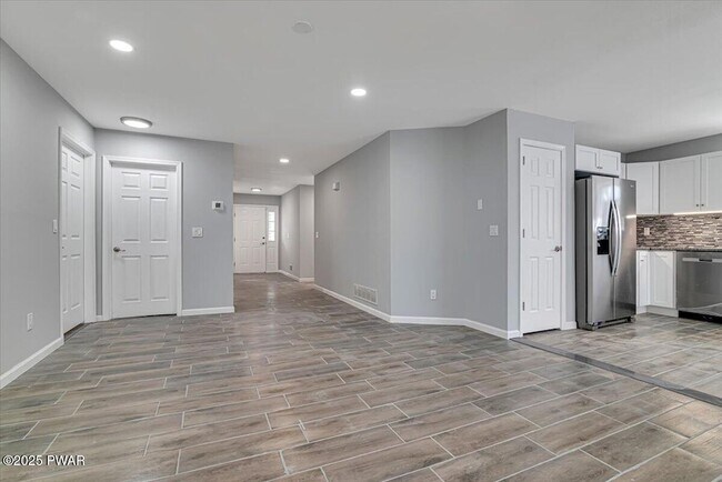 Building Photo - 502 Carrock Way