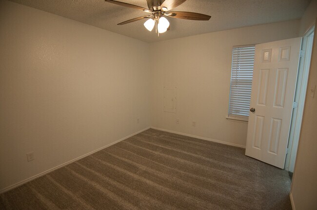 Building Photo - 1011 Brenner Ct