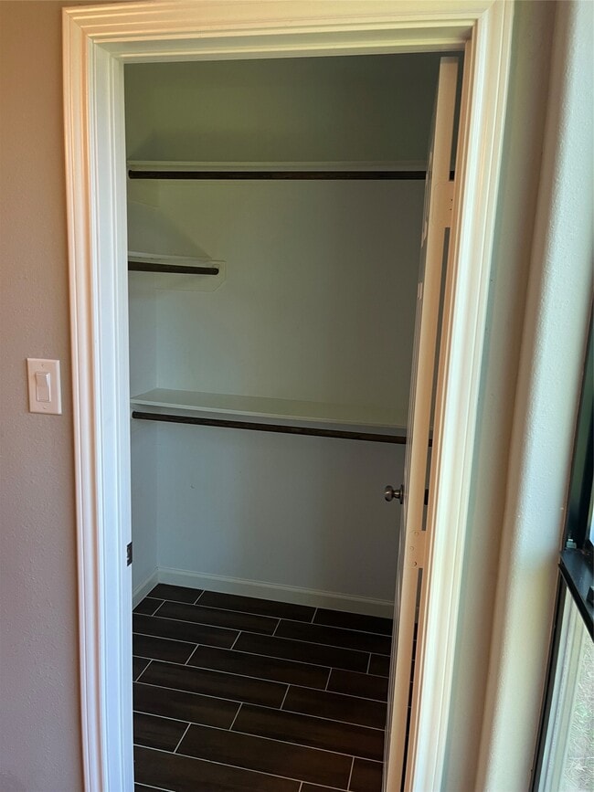 Building Photo - 18222 Bonnie Alice Dr