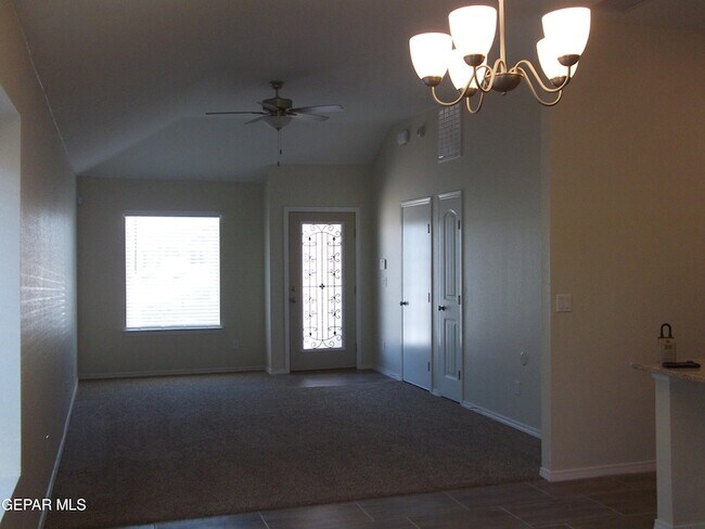 Building Photo - 5013 Vincent James St