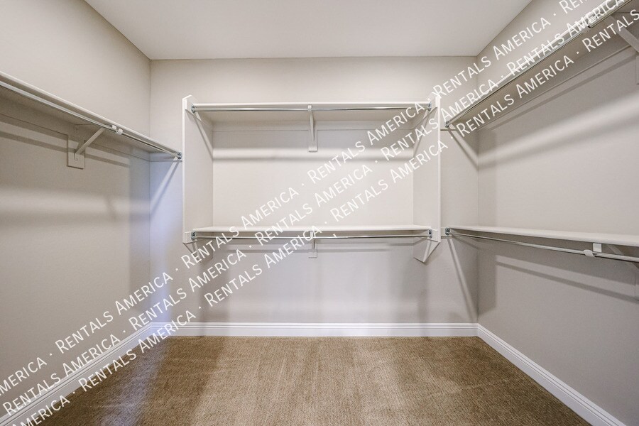 Building Photo - 1400 Flintlock Dr