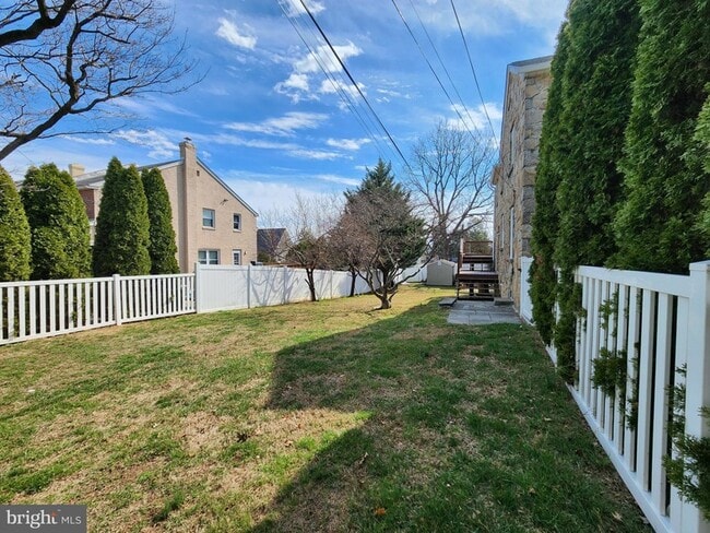 Building Photo - 1156 Garfield Ave
