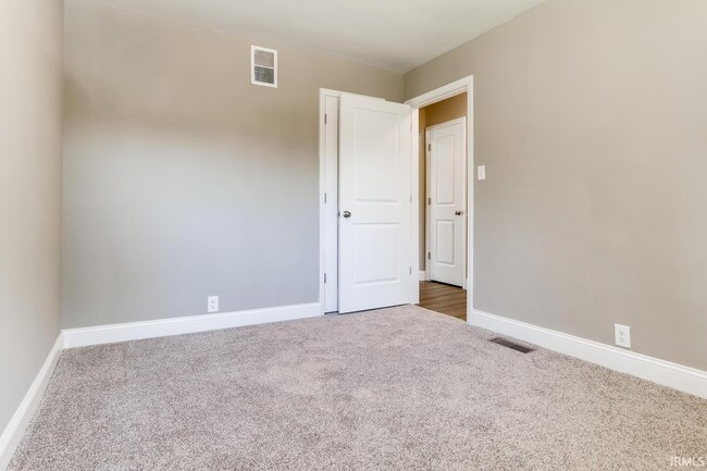 Building Photo - 2161 Washington Ave