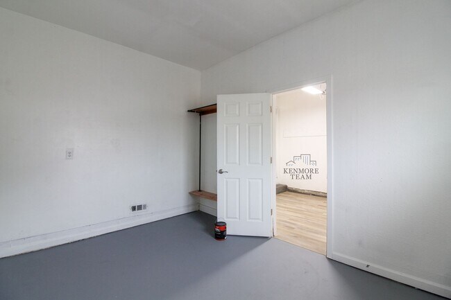 Building Photo - 3 Bedrooms, 1.5 Baths in Kennewick