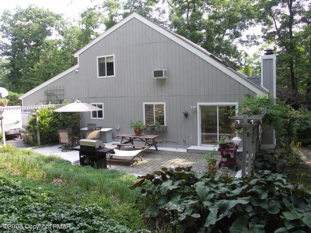 Building Photo - 10 Candlewood Ln