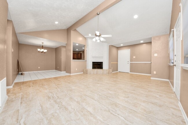 Building Photo - 16423 Monte Carlo Ln