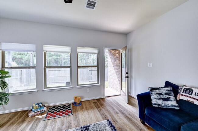 Building Photo - 865 Spruce Pine Dr