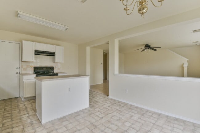 Building Photo - 5719 Clerkenwell Dr