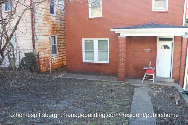 Building Photo - 198 St Joseph St