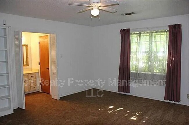 Building Photo - 66 Haven Cir