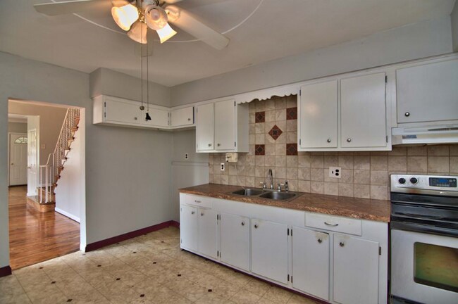 Building Photo - 359 Hanover St