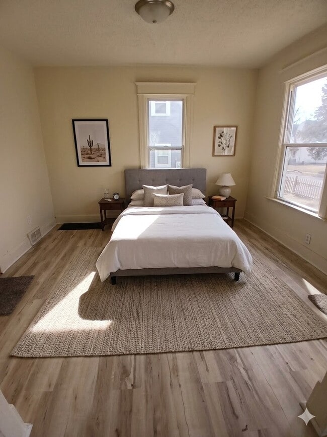 Building Photo - 231 Forest Ave