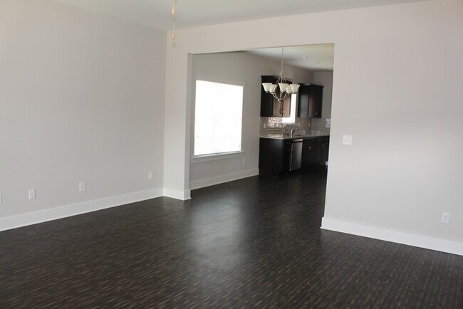 Building Photo - Chestnut Floorplan- leasefairin.com