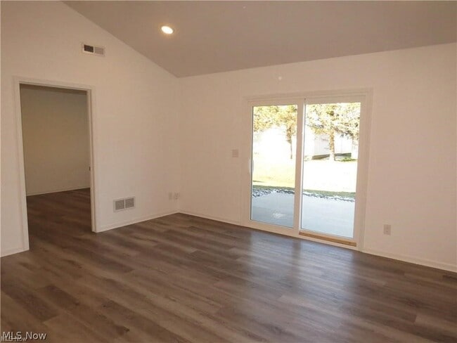 Building Photo - 1711 Blase Nemeth Rd