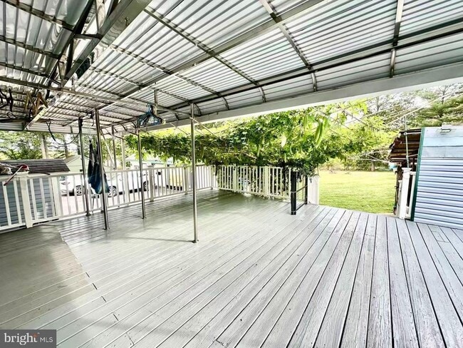 Building Photo - 633 Durham Rd