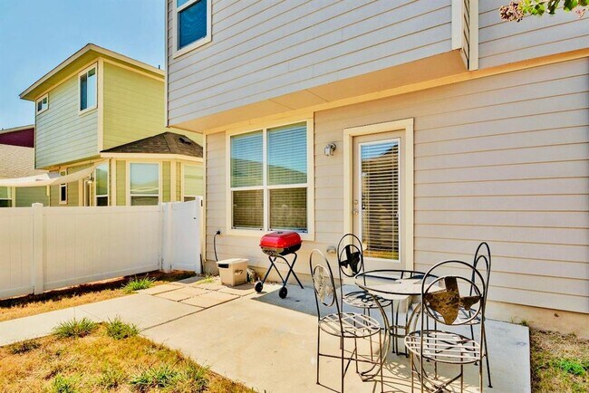 Building Photo - 1810 Franklin Mountain Dr