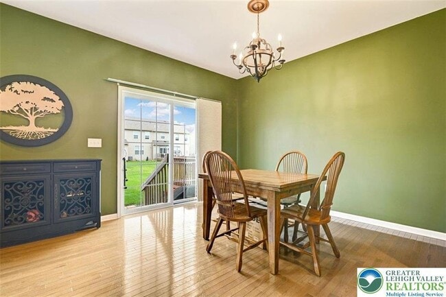 Building Photo - 4492 Cottonwood Dr