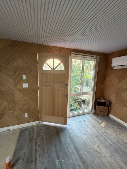 Building Photo - 2300 Sunset Heights Dr