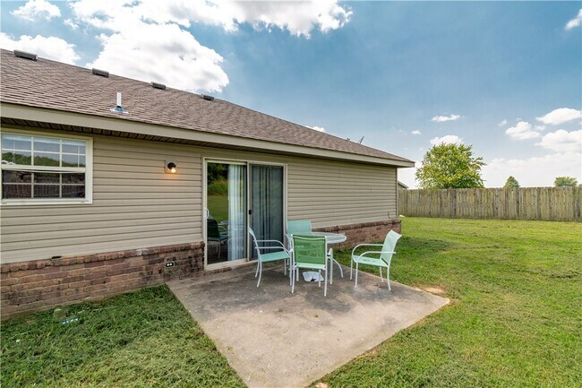 Building Photo - 1230 Bo Ln