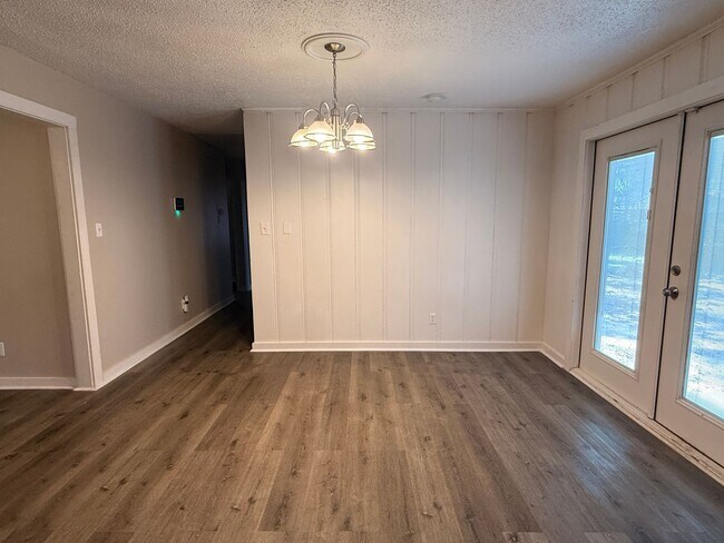 Building Photo - 810 Glencrest Ln